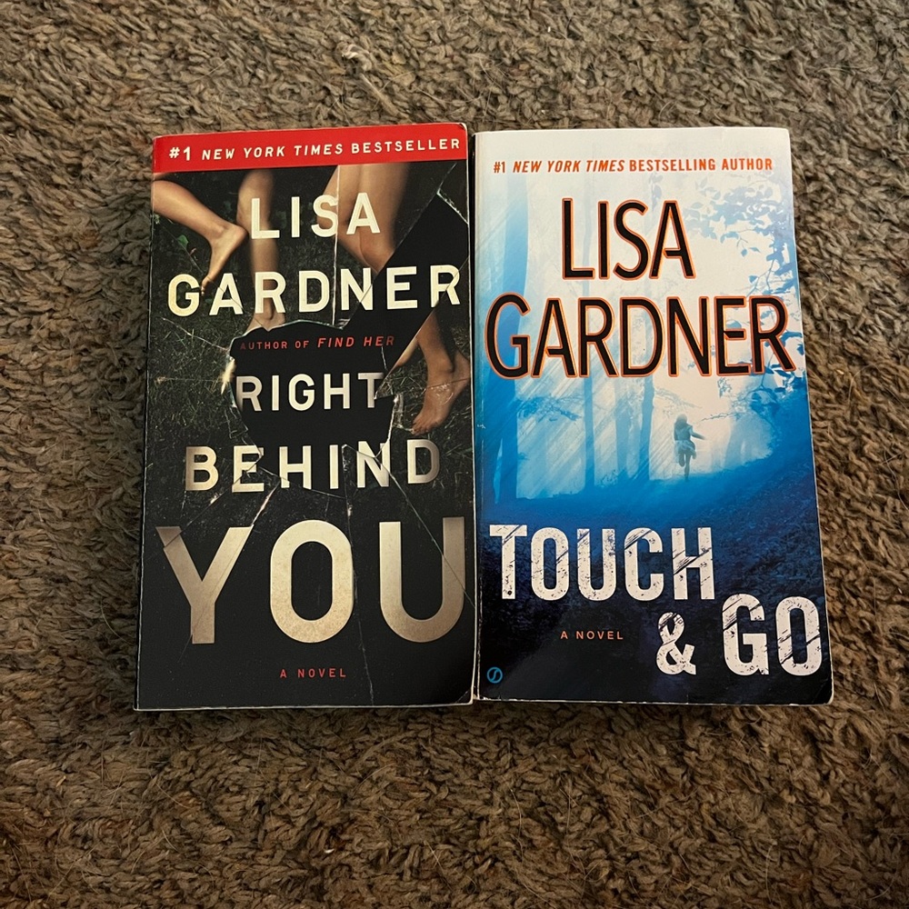 💖Two great novels by Lisa Gardner, the master of suspense!! EUC.